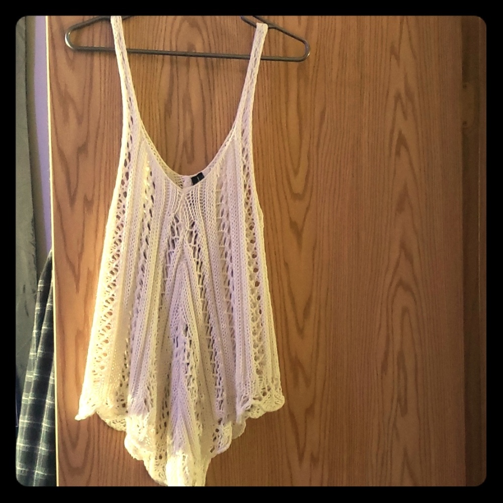 Sleeveless crochet shirt